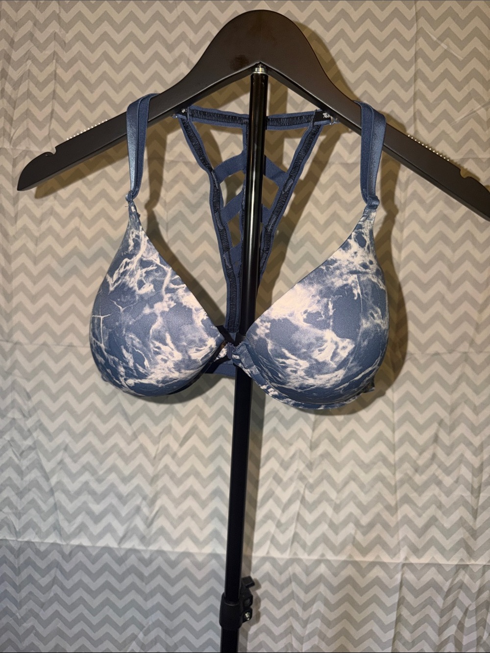 PINK Victoria's Secret Blue Marble-Print Push-Up Bra with Strappy Back